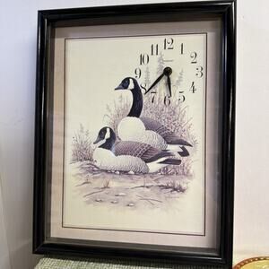 Wooden Framed Canada Goose Ingraham quartz wall Clock Cabin Man Cave Hunting